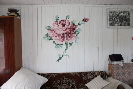 Роспись деревянных стен на даче