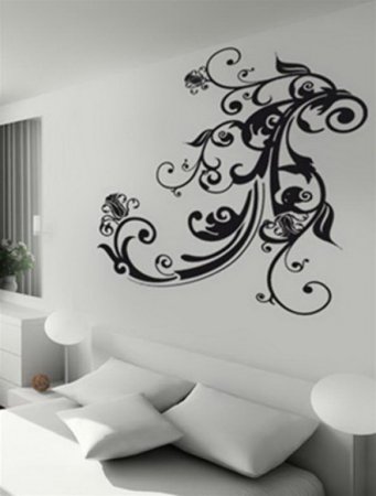 Узоры на черной стене