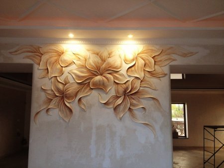 Лепнина на стенах розы