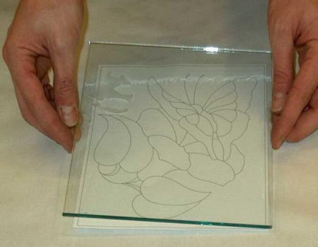 Нанесение рисунка на стекло