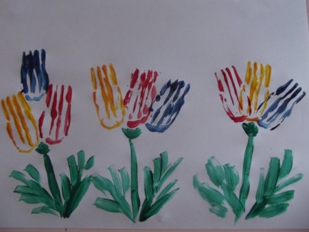 Рисование цветов вилками в средней группе