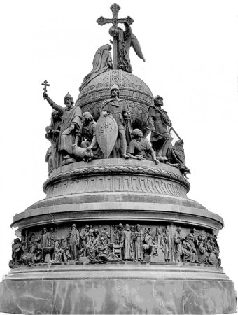 Памятник тысячелетия крещения Руси