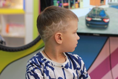 Детские стрижки мальчик полосы