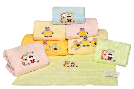 Ребенок в полотенце