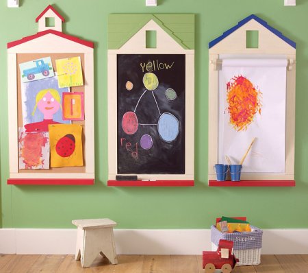 Стена творчества в детском саду