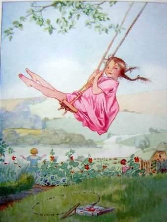 Счастливая девочка на качелях