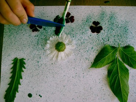 Рисование зубной щеткой для детей