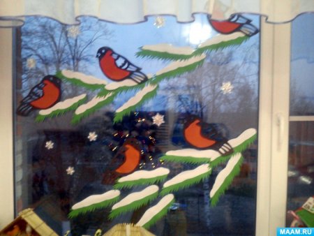 Украшение окон зимой