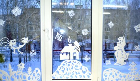 Зимние украшения на окна
