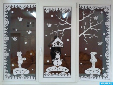 Расписные окна к новому году в детском саду