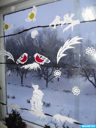 Новогодние рисунки на окнах