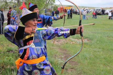 Бурятская стрельба из национального лука «Сухарбан»