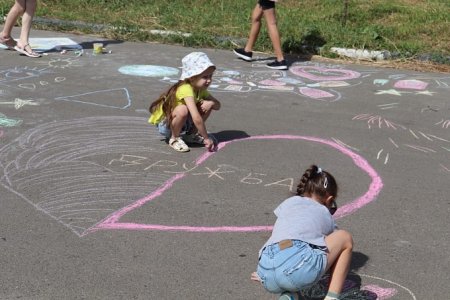 Рисование с детьми на асфальте