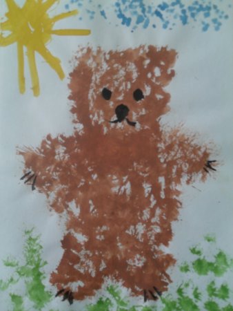 Тычок жесткой кистью медведь