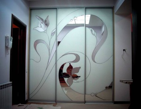 Витражная пленка на шкаф купе