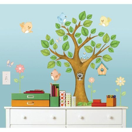 Сказочное дерево на стене