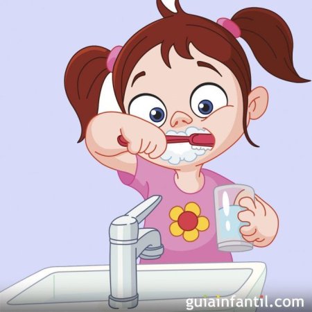 Чистка зубов детям