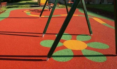 Мягкая резина для игровой площадки