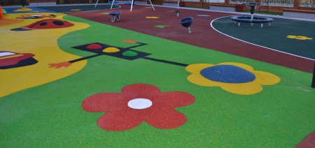 Покрытие для детских площадок из резиновой крошки