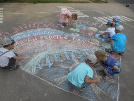 Простые рисунки на асфальте