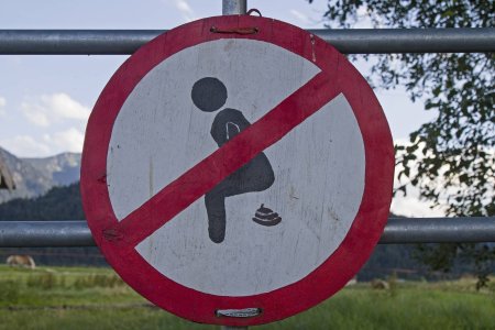 Запрещающие знаки в заповеднике