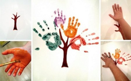 Картина с отпечатками рук