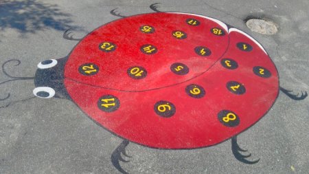 Рисунки на асфальте в детском саду для игр