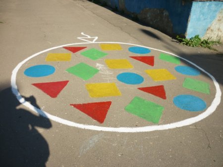 Классики на асфальте в ДОУ