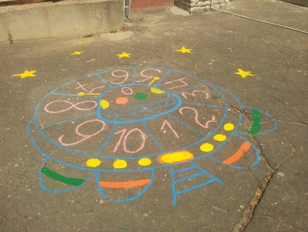 Классики для дошкольников на асфальте