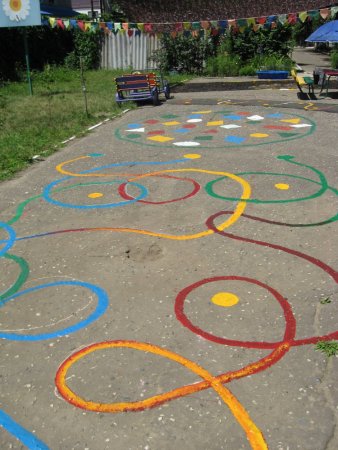Украшение дорожек в детском саду