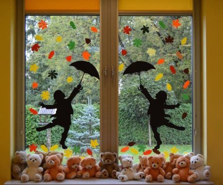Осеннее украшение окон в детском саду
