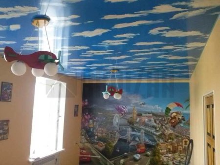 Потолок с облаками в детской