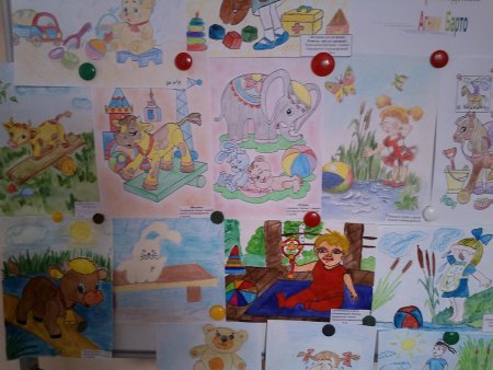 Выставка рисунков по произведениям