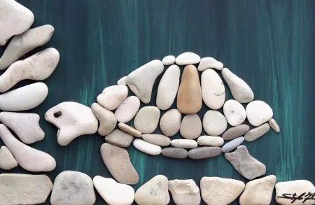 Фигура из камешков