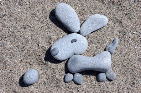 Фигура из камешков