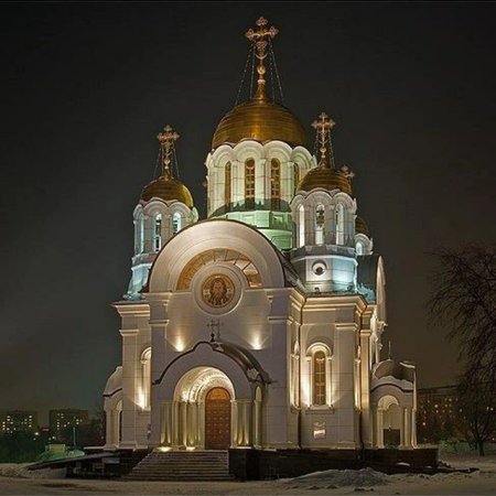 Церковь в мультяшном стиле