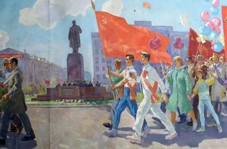 Первомайская демонстрация в Советской живописи