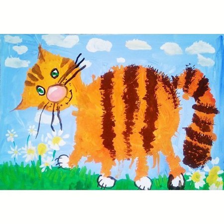 Котенок свернулся клубочком