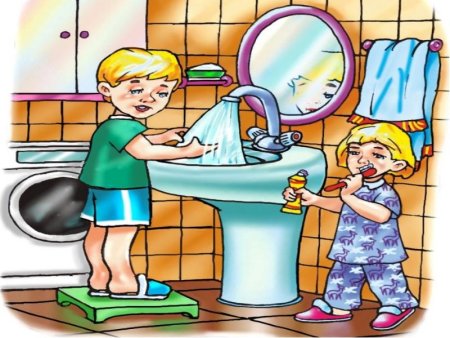 Ребенок умывается