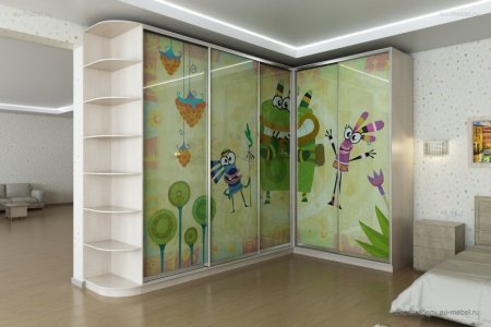 Угловой шкаф-купе в детскую