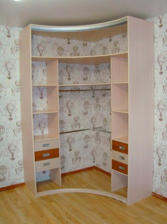 Угловой шкаф в детскую
