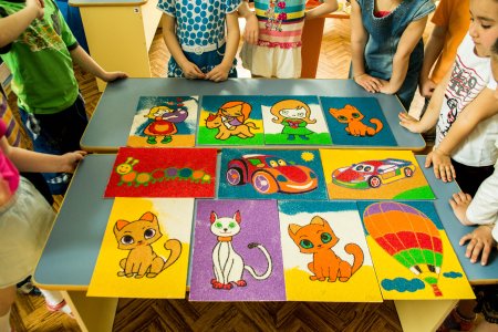 Рисование цветным песком