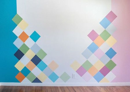 Геометрический узор на стене в детской