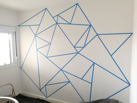 Геометрические фигуры на стене в детской