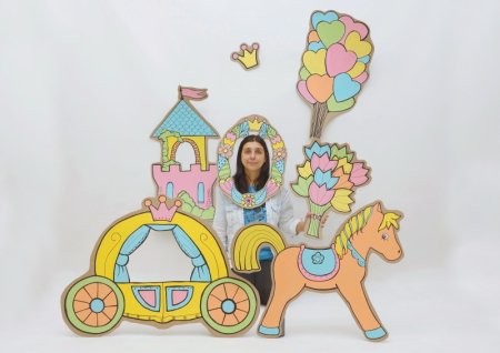 Фотозона из картона для детей