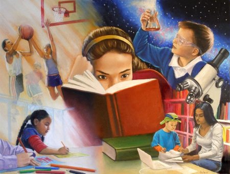 Мальчик сидит с книгой