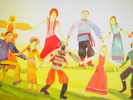 Хоровод людей в национальных