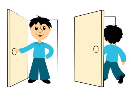 Человек входит в дверь