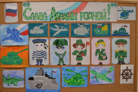 Солдат по стойке смирно