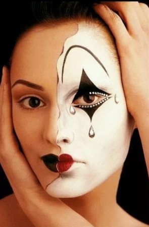 Макияж гуашью на лице легко